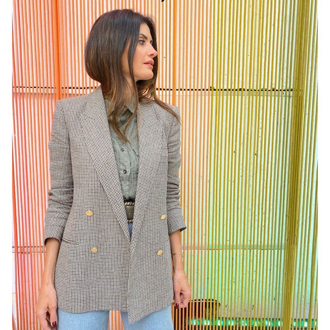 Isabella Fiorentino usa blazer para o Esquadrão da Moda