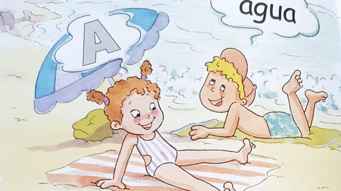 desenho de crianças brincando na praia