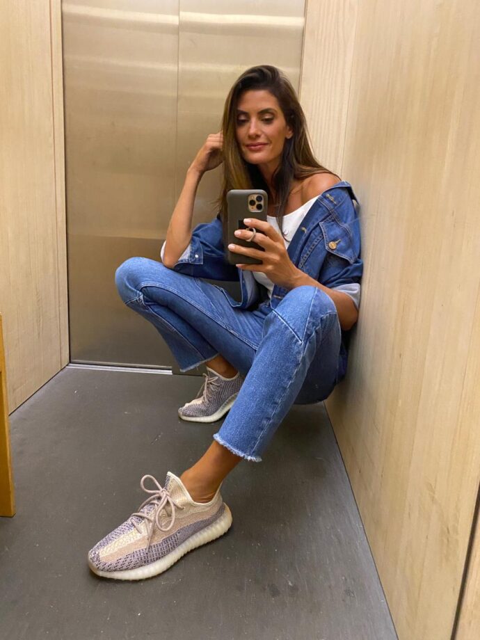 Calça jeans do momento Isabella Fiorentino